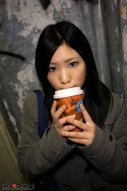 男女打扑克